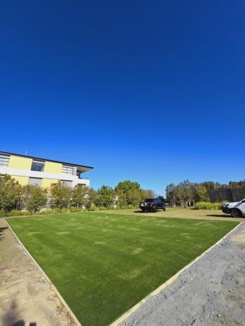 installing artificial grass for pets in sydney